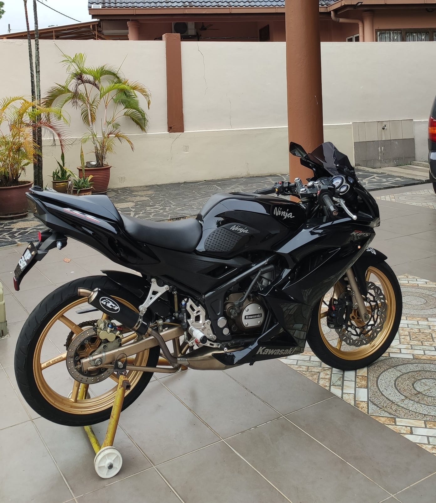 Kawasaki ZX150 | Facebook