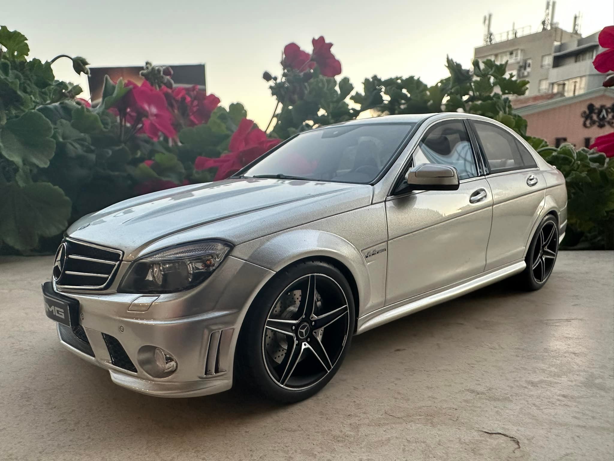 Modellino Howie Model 1/64 Mercedes-Benz AMG C63 S Coup&eacute; W205, Pressofuso Con Custodia E Base