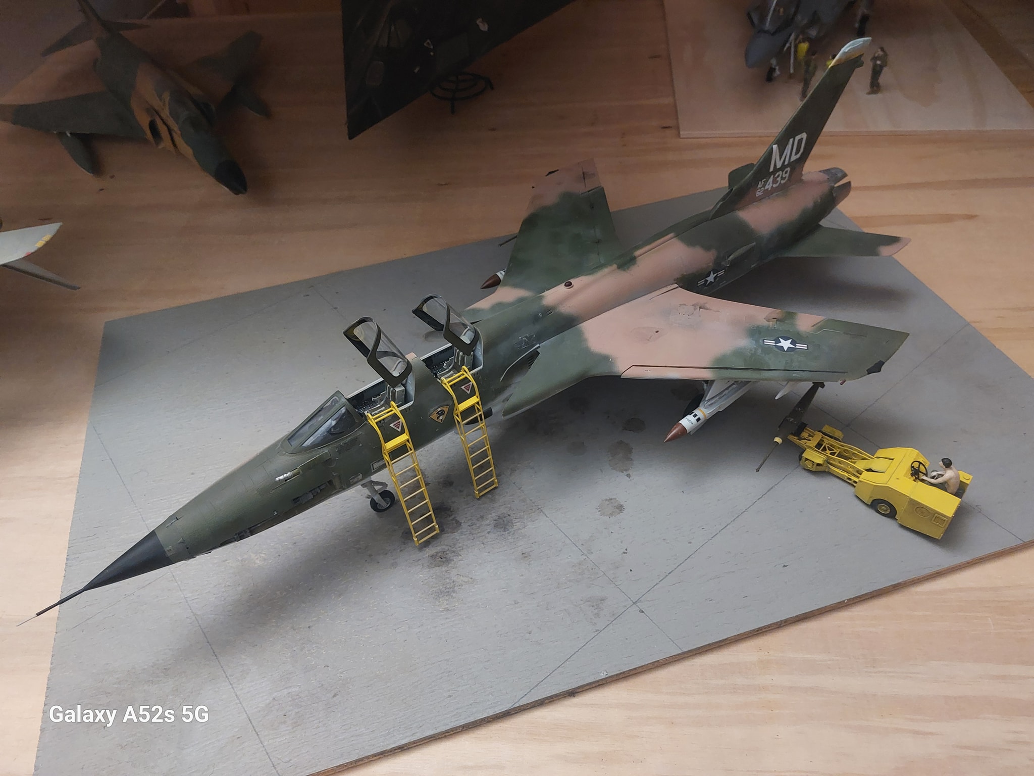 1/32 Republic F-105D Thunderchief - 1/32 Flugzeuge Bausätze