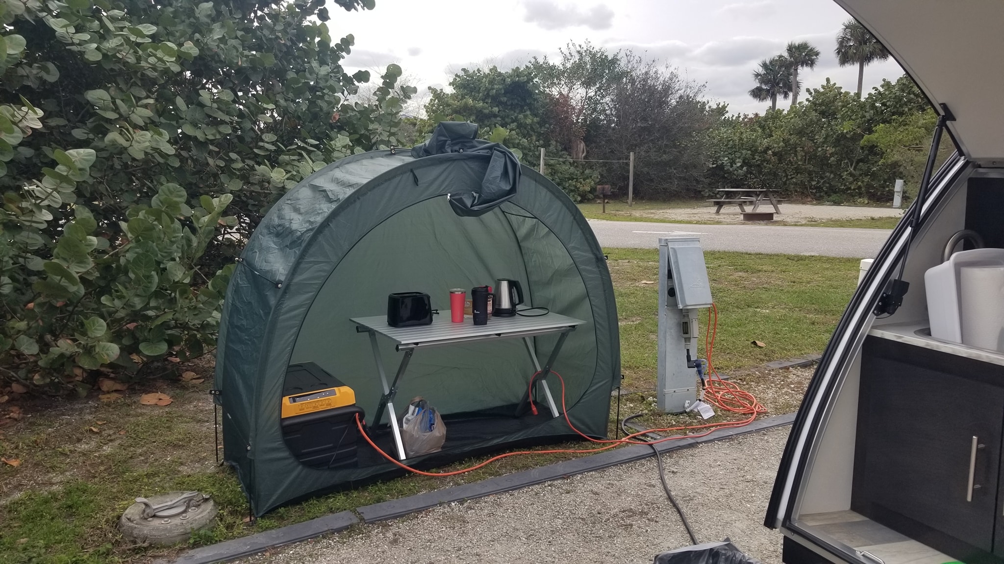 camprite cot tent Kamp-Rite PET GEAR Cat & Sprint Style:Open Palm Long