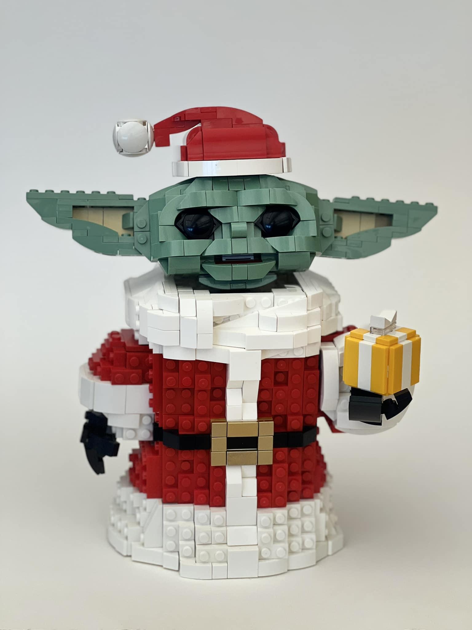 Grogu- Christmas outfit MOC by Freddiebricks. It uses the Child