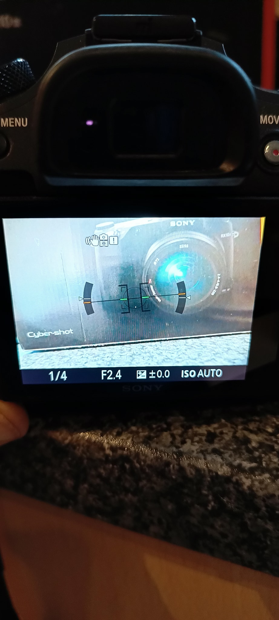 【難あり】Cyber-shot RX100M4 ※モニター・EVF不点灯 When to use viewfinder over screen on Sony RX10 Mark 4?
