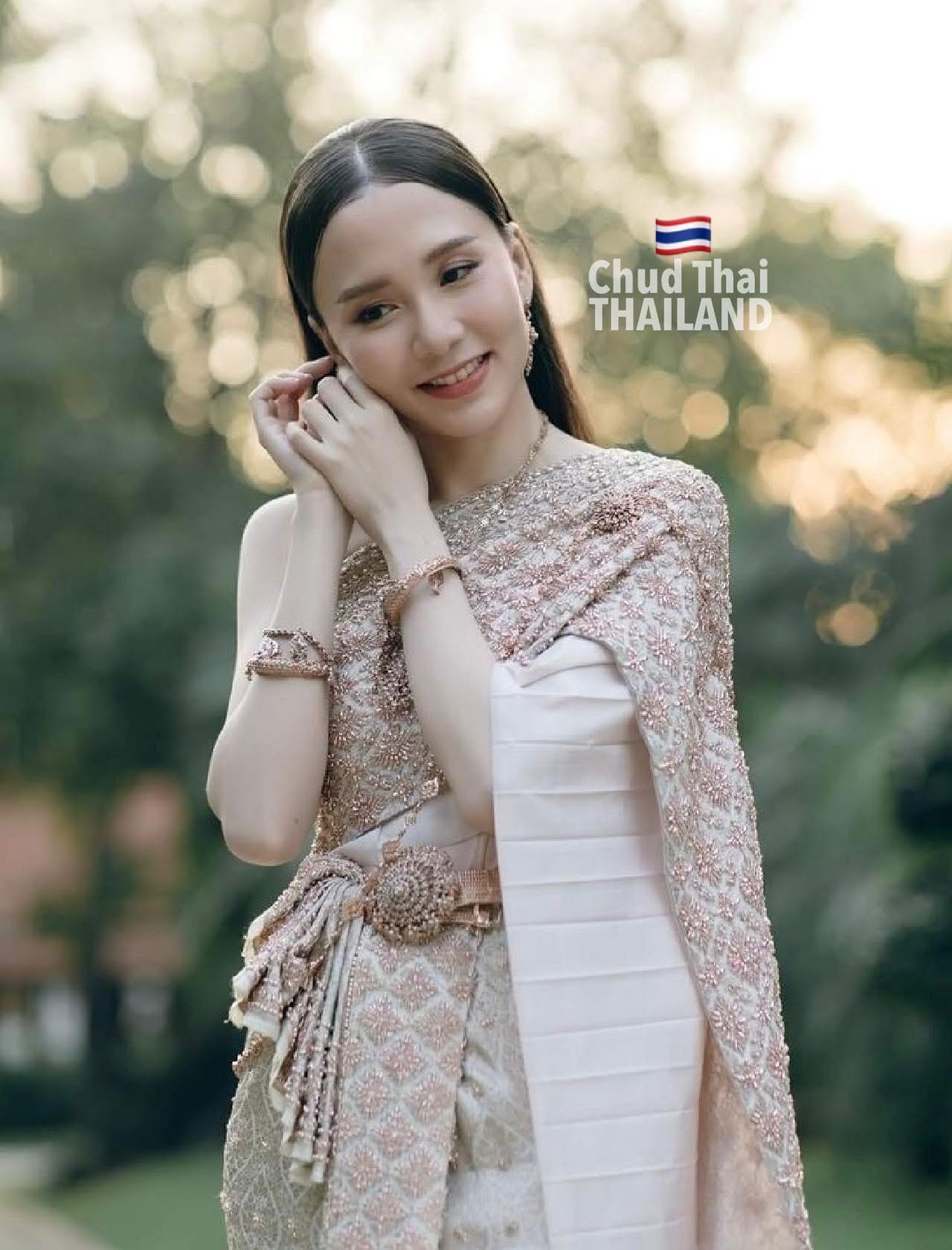 Traditional Thai wedding dress designs