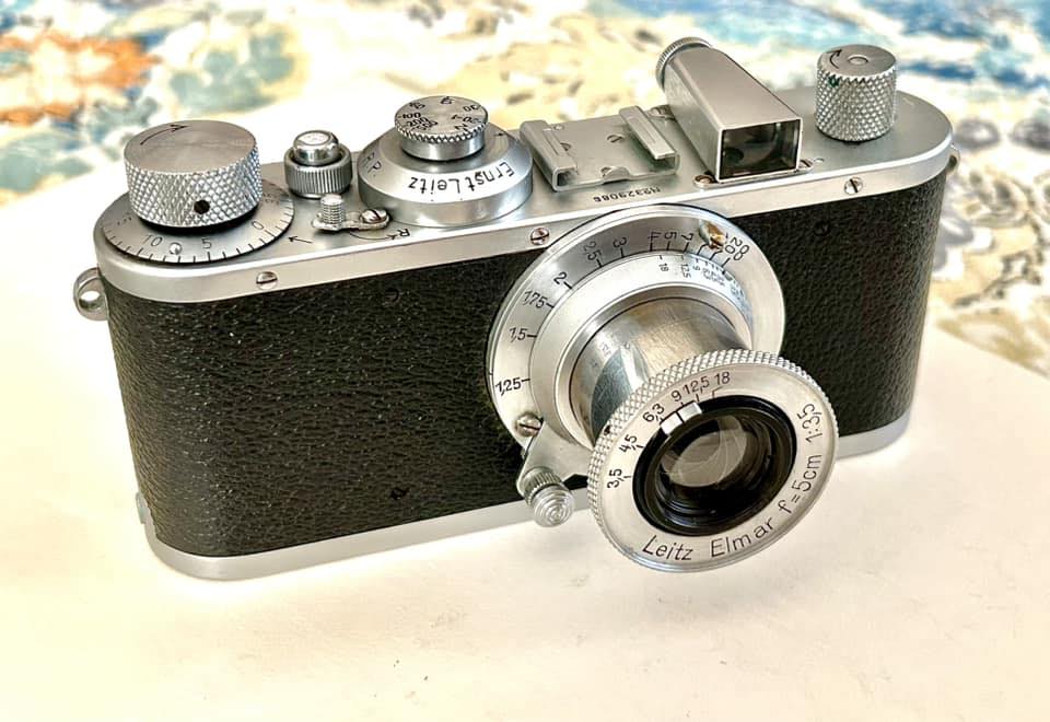 Leica II model D camera features and history