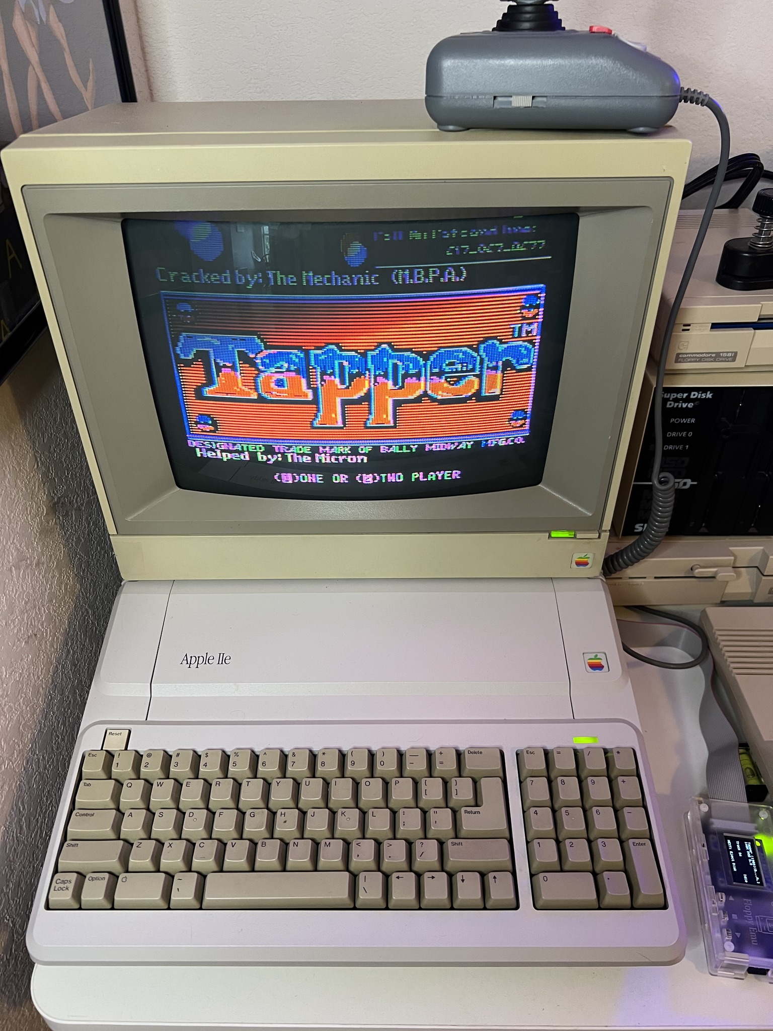 Tonight's Floppy Deep Dive on the Apple IIe - Tapper (1983) This