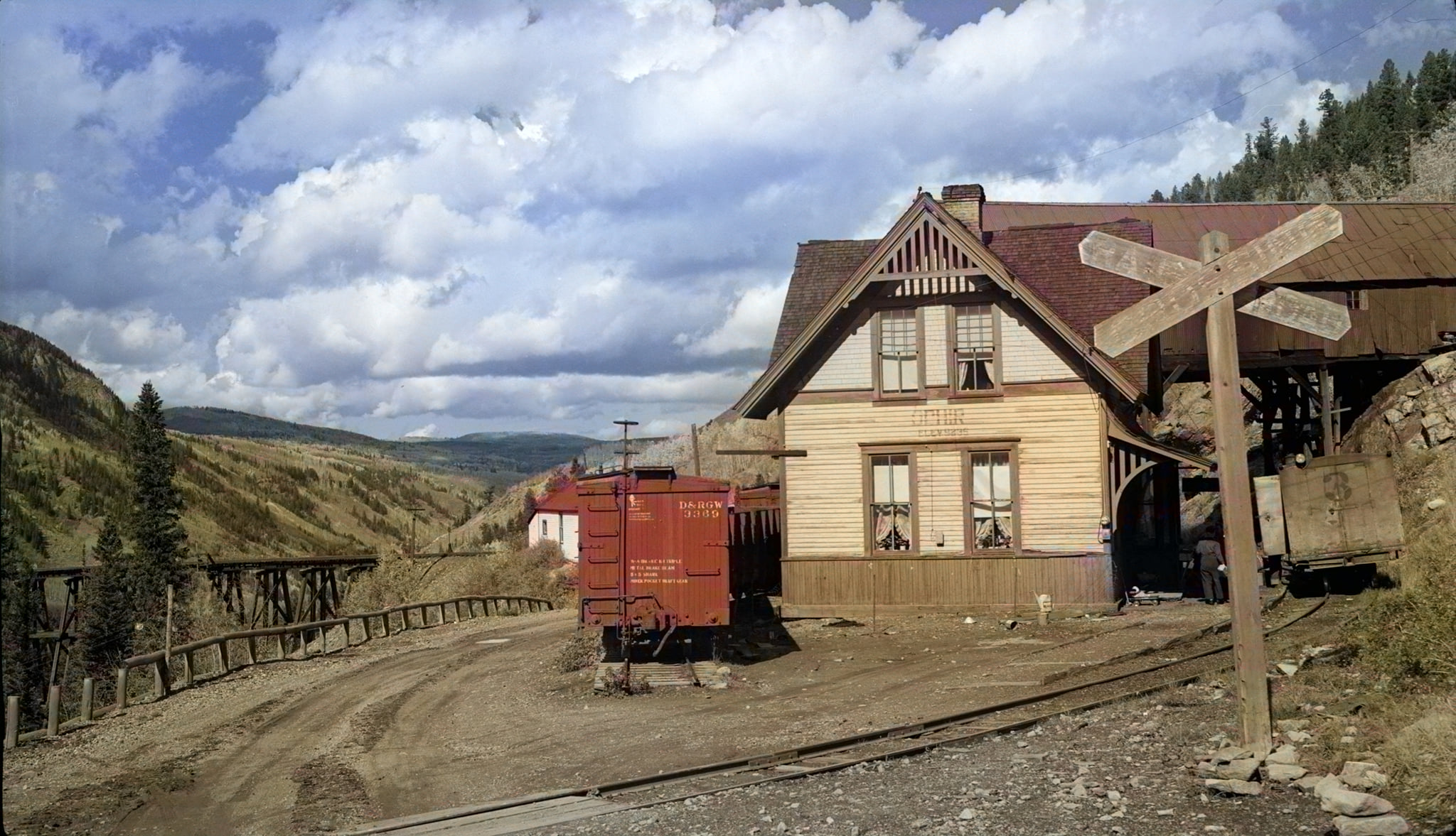 Rio Grande Southern Depot with Galloping Goose No. 3