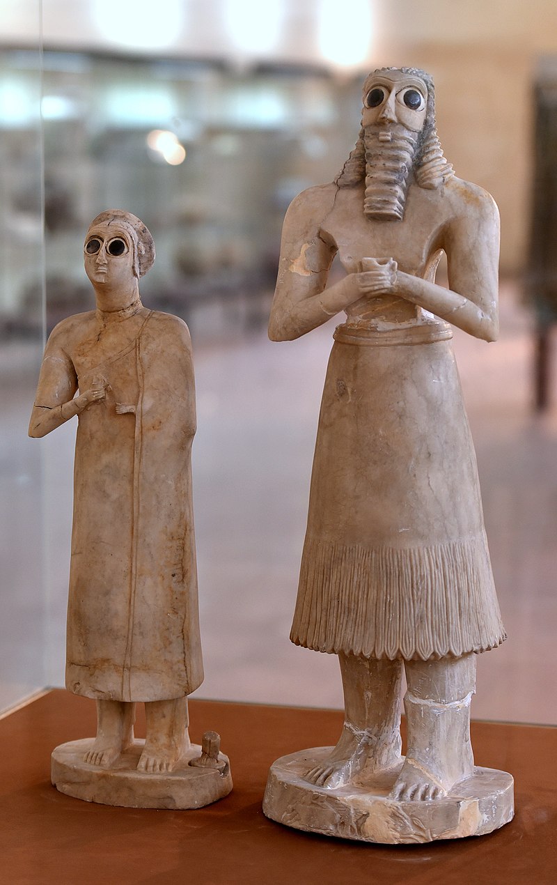 Ancient Mesopotamian statues from the Eshunna culture
