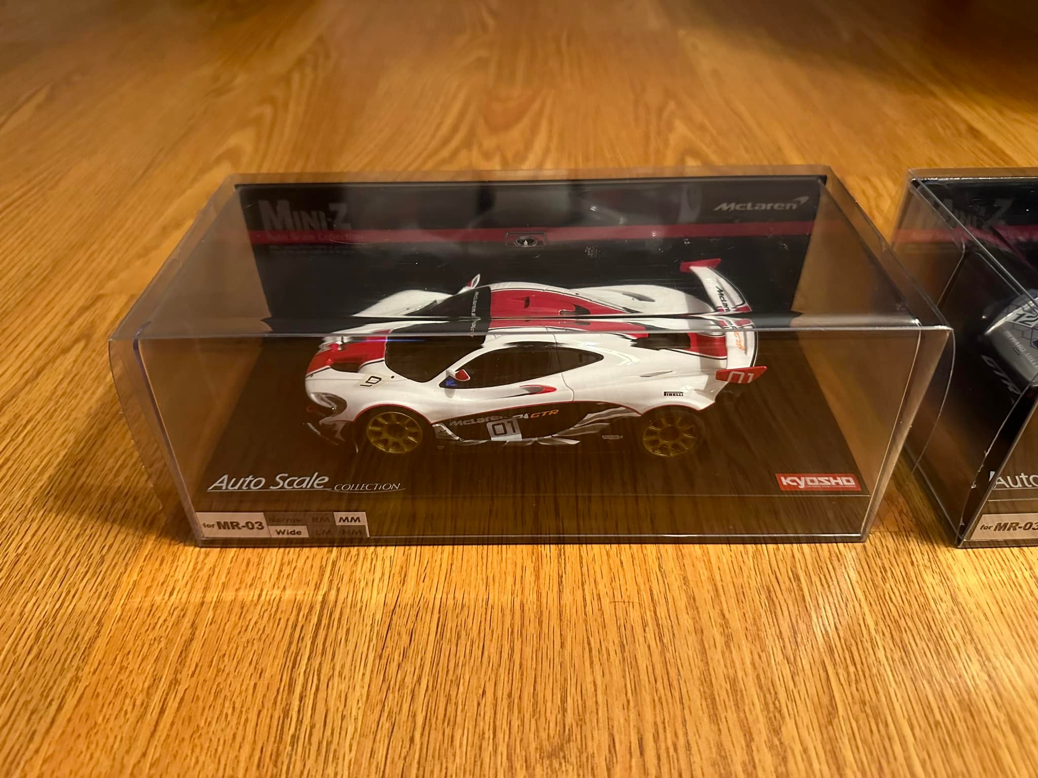 MINI-Z RWD McLaren P1 GTR Silver/Orange FORM EQUALS FUNCTION