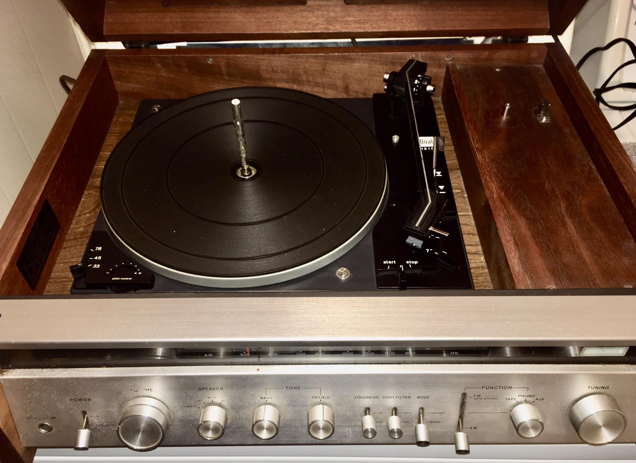 Hi all, noob here when it comes to DUAL turntables. I recently  display picture 1