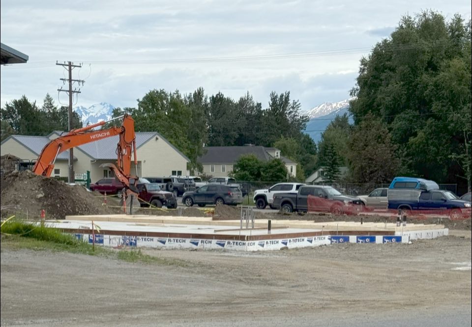 Here grows a new MONEY bank in Palmer.