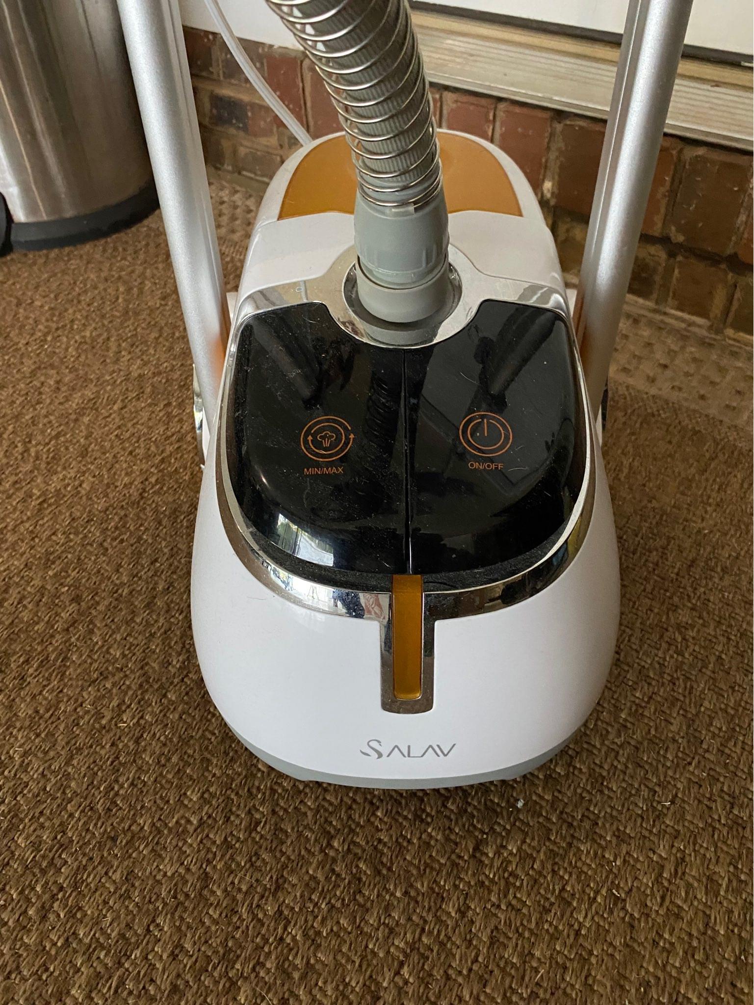 SALAV Clothes Steamer with 360 Degree Swivel Hanger, High Efficienc