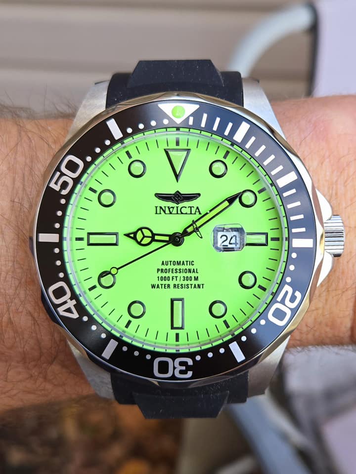MIAMI】INVICTA GRAND DIVER 19803 によ NH35