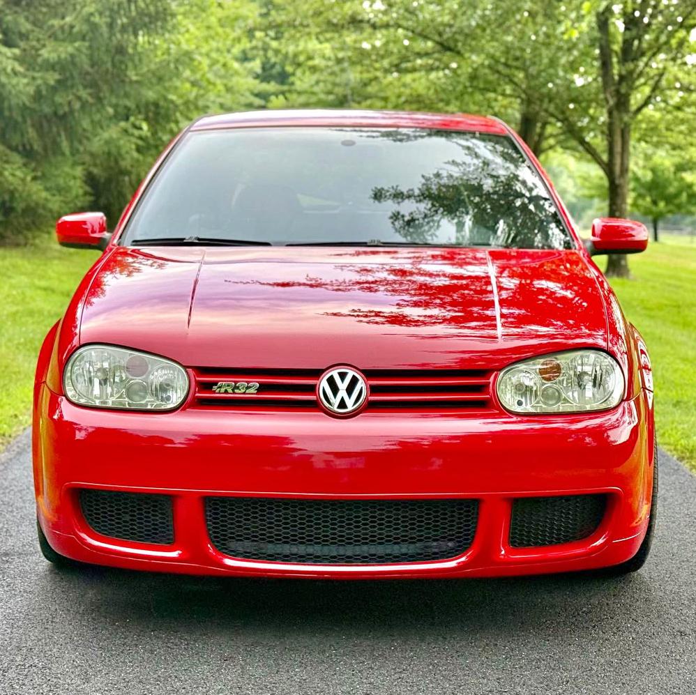 2004 Volkswagen R32 · Hatchback 2D