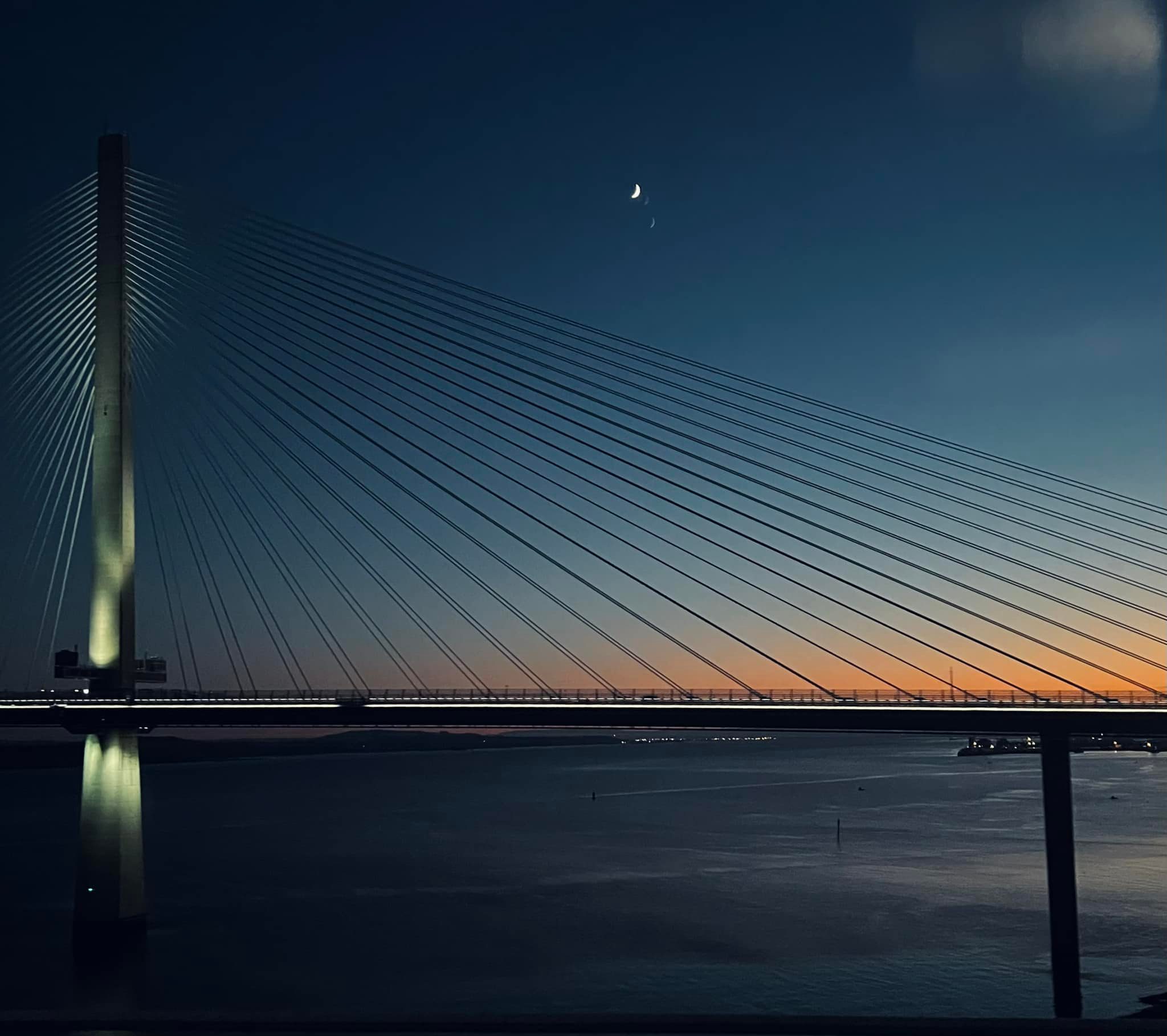 Idk where this is but it was captioned “Moon Bridge” how lovely 😍
