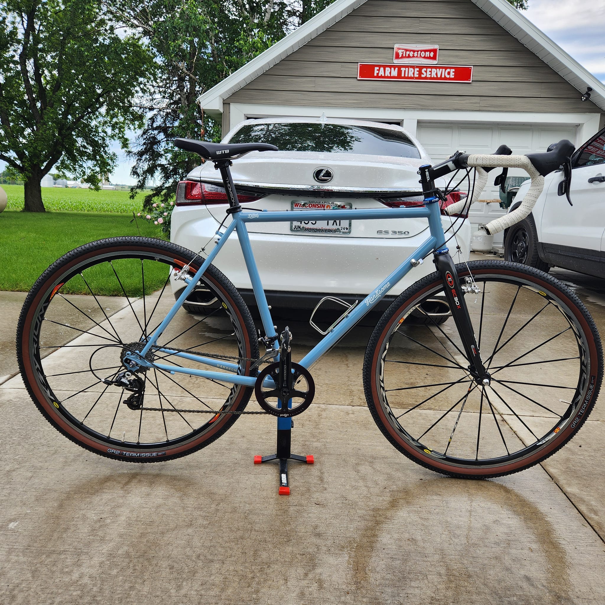 sattelstütze s works SPECIALIZED S-WORKS TARMAC SL8 Carbon Category:Kinder Jugend_ohne Schaltung It features FACT carbon size:A2 Stabiler Universal Fahrradständer aus