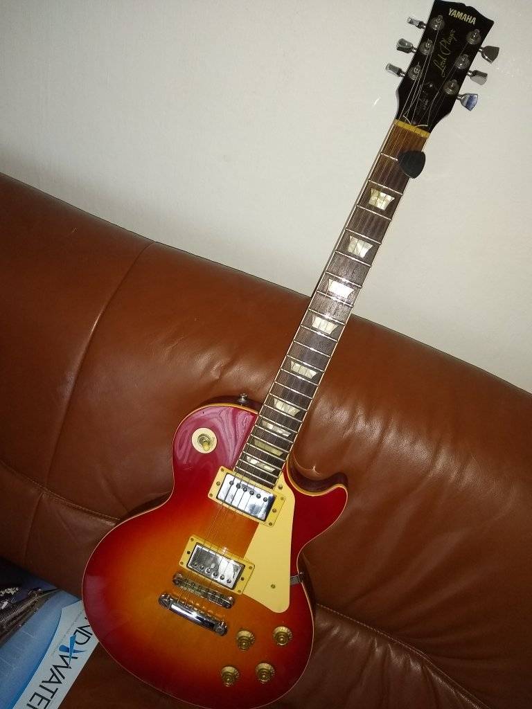 1984 Yamaha Lord Player LP400. Sound good for 40 year old vintage