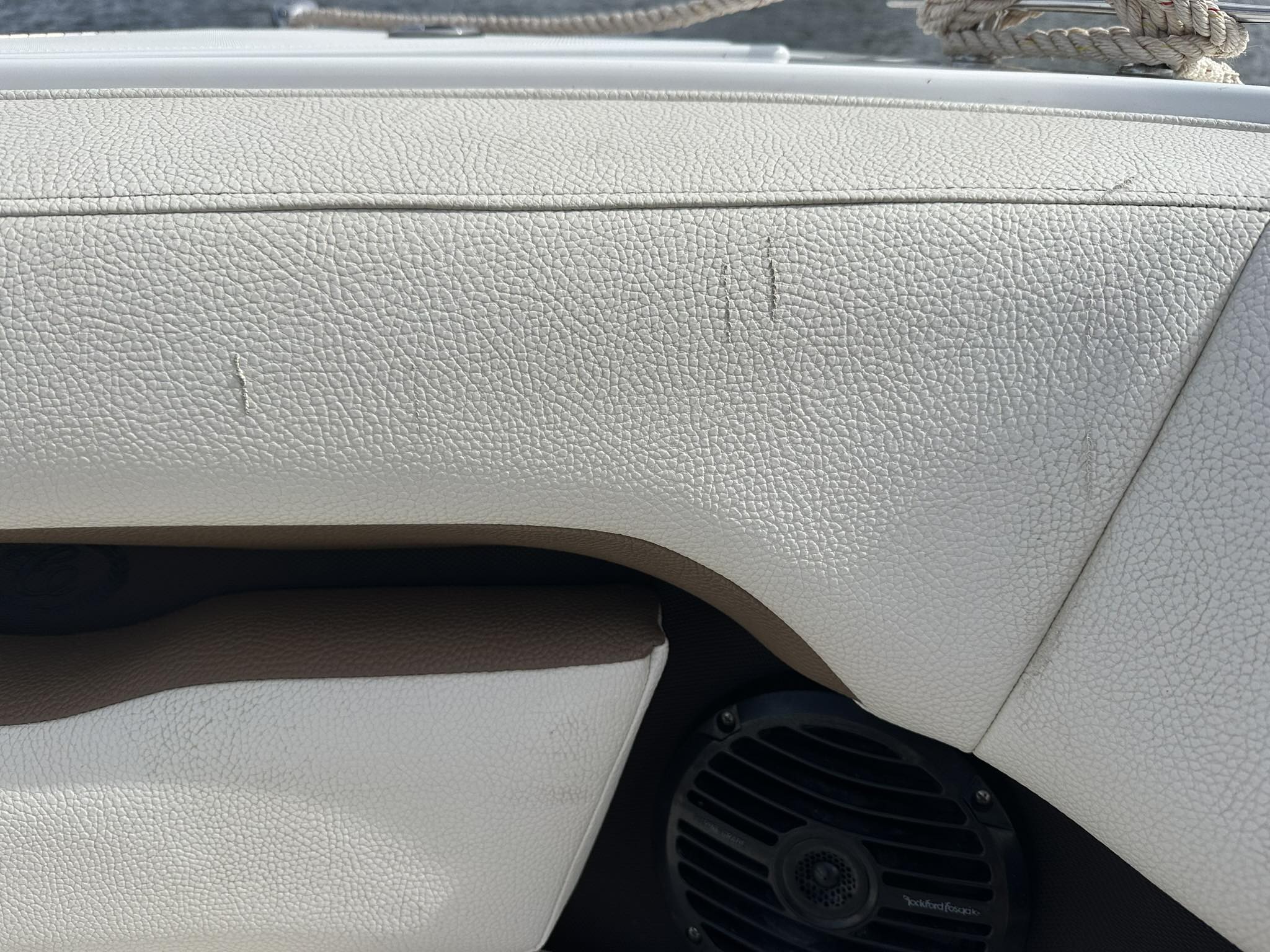 Leather Assist Filler Repair Kit For Volvo Seats – Fix Scratches, Cracks, Holes & Burns