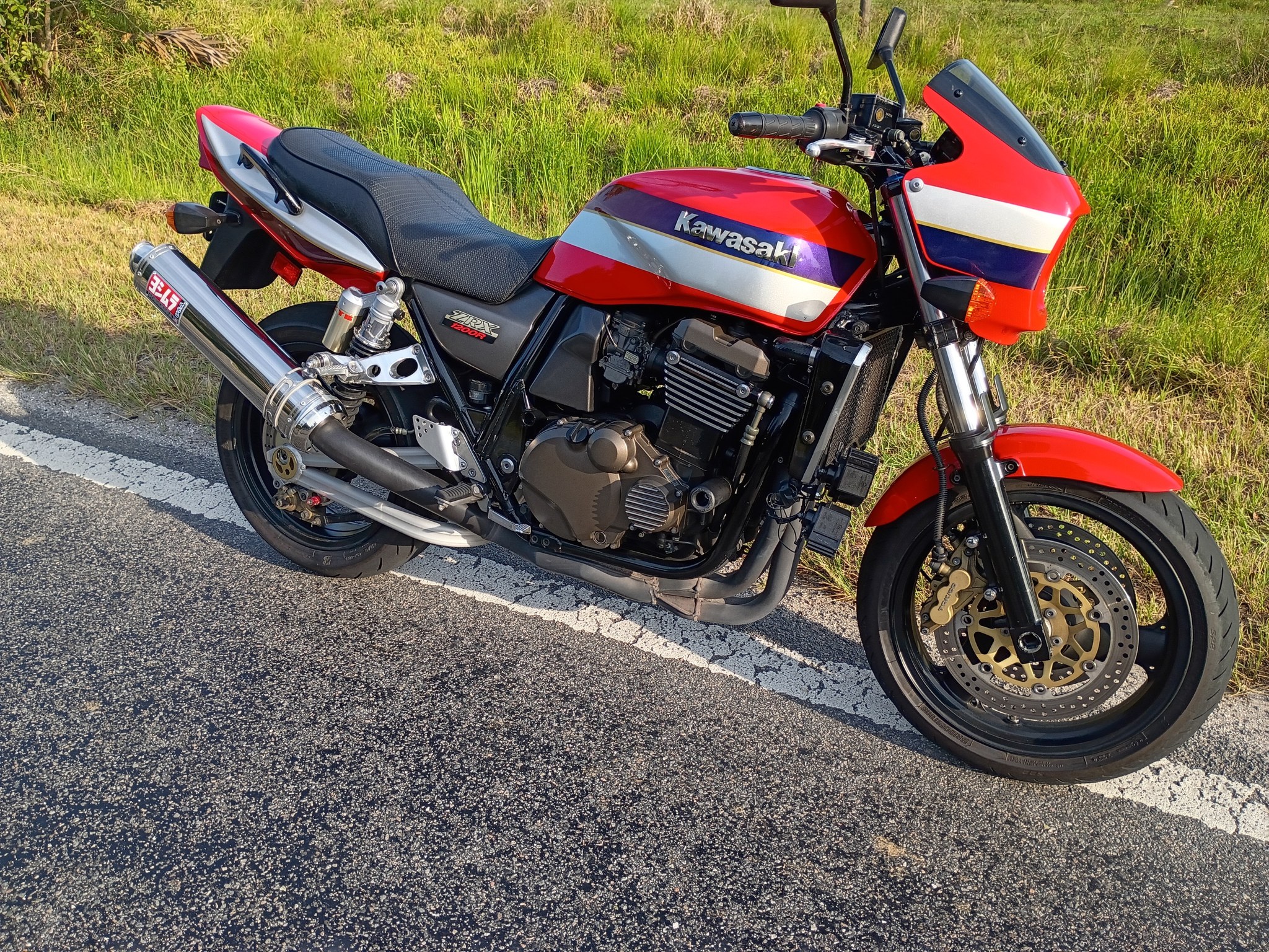 Hi, where can i buy original fuel hoses for my zxr750 1992 mod