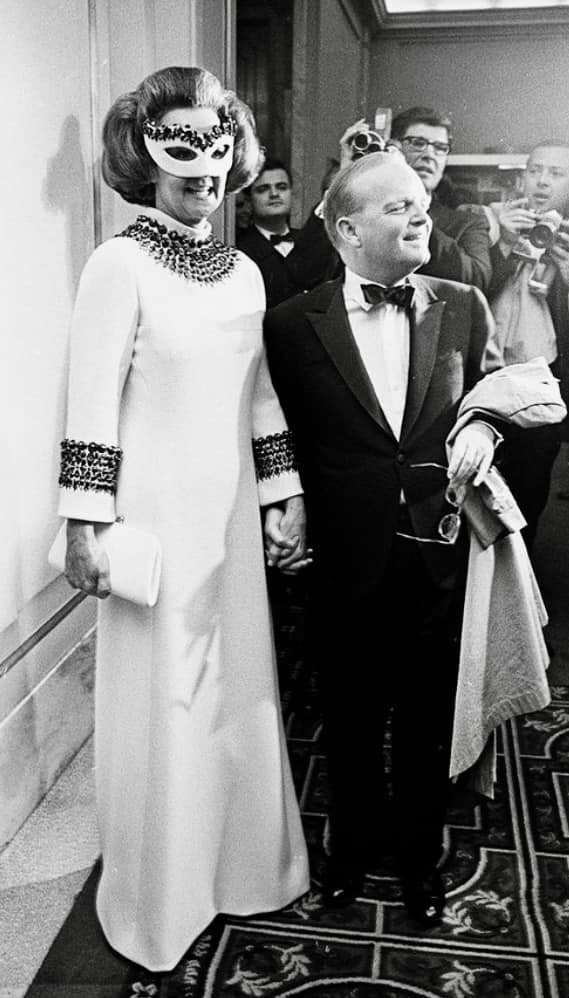 babe paley black and white ball dress I have always found Truman Capote a very interesting man. His life was like no other. Here are a collection of photos from the famous he held at black gold brocade dress 44 Size:Custom Size(Leave a Note)