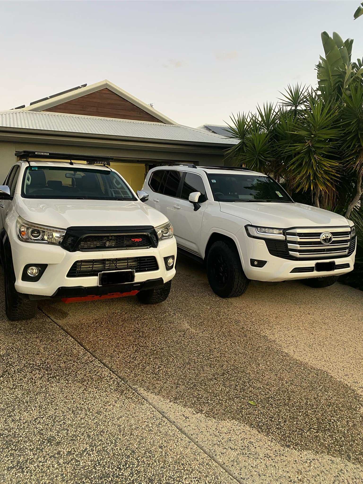 Can a modified VX Landcruiser handle Fraser Island tracks?
