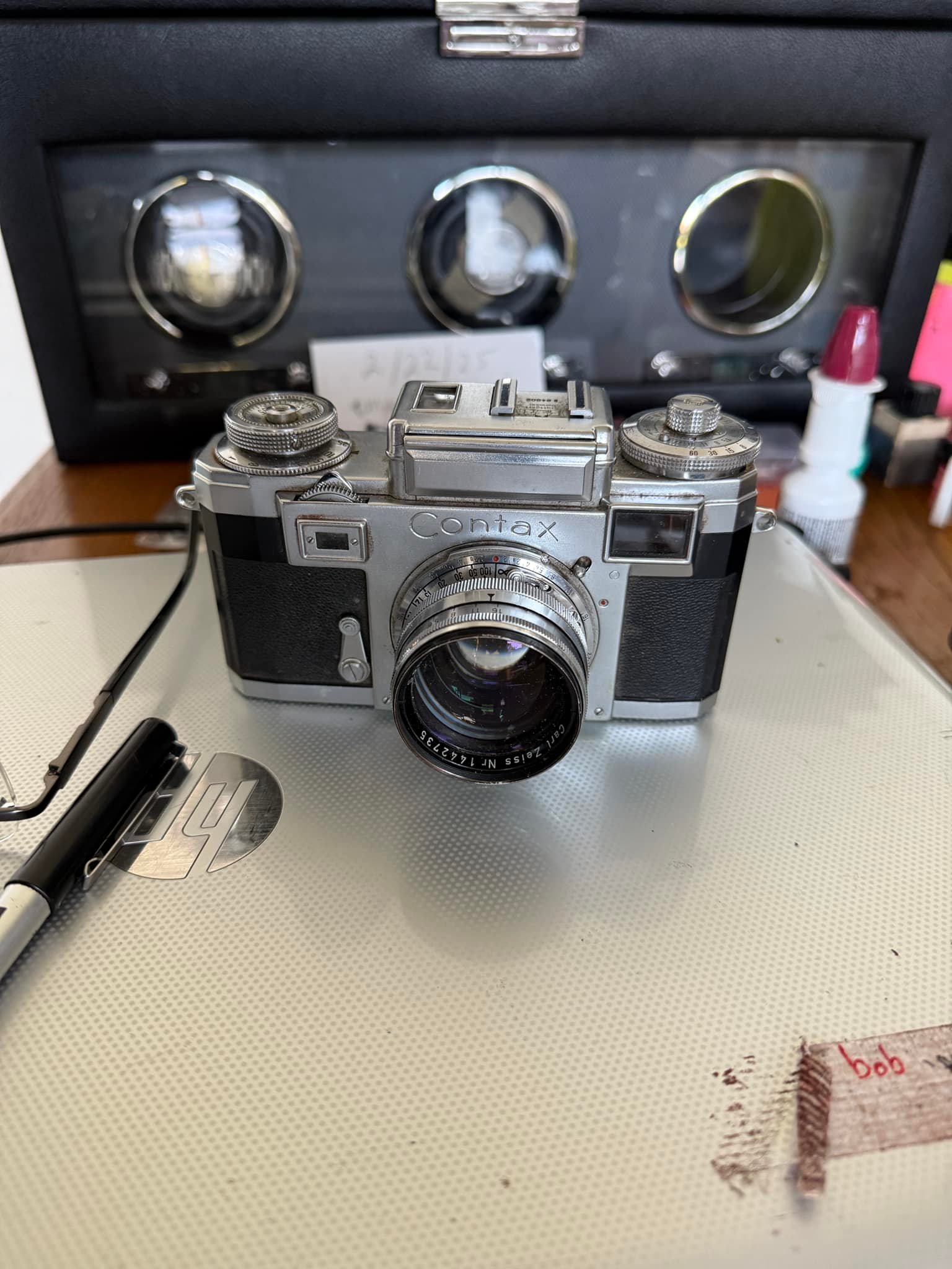 Vintage Camera Enthusiast Shares Experience with Contax IIIa and