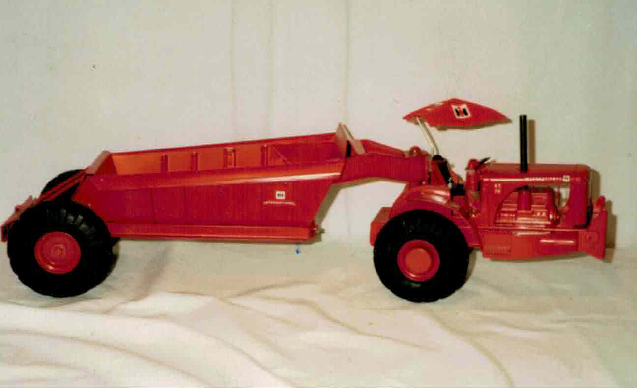 I came across this photo of an Heiliner Motor scraper display picture 1