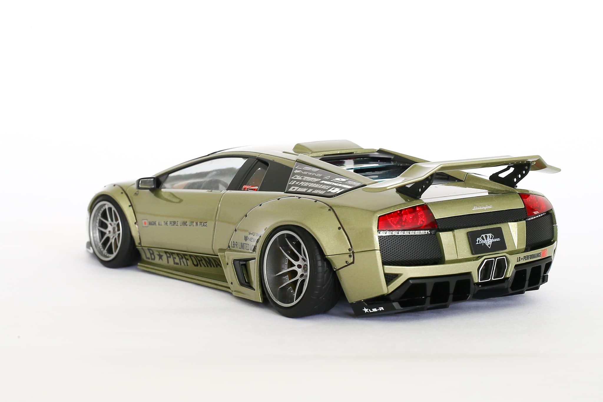 Aoshima's Lamborghini Murcielago GT1 model