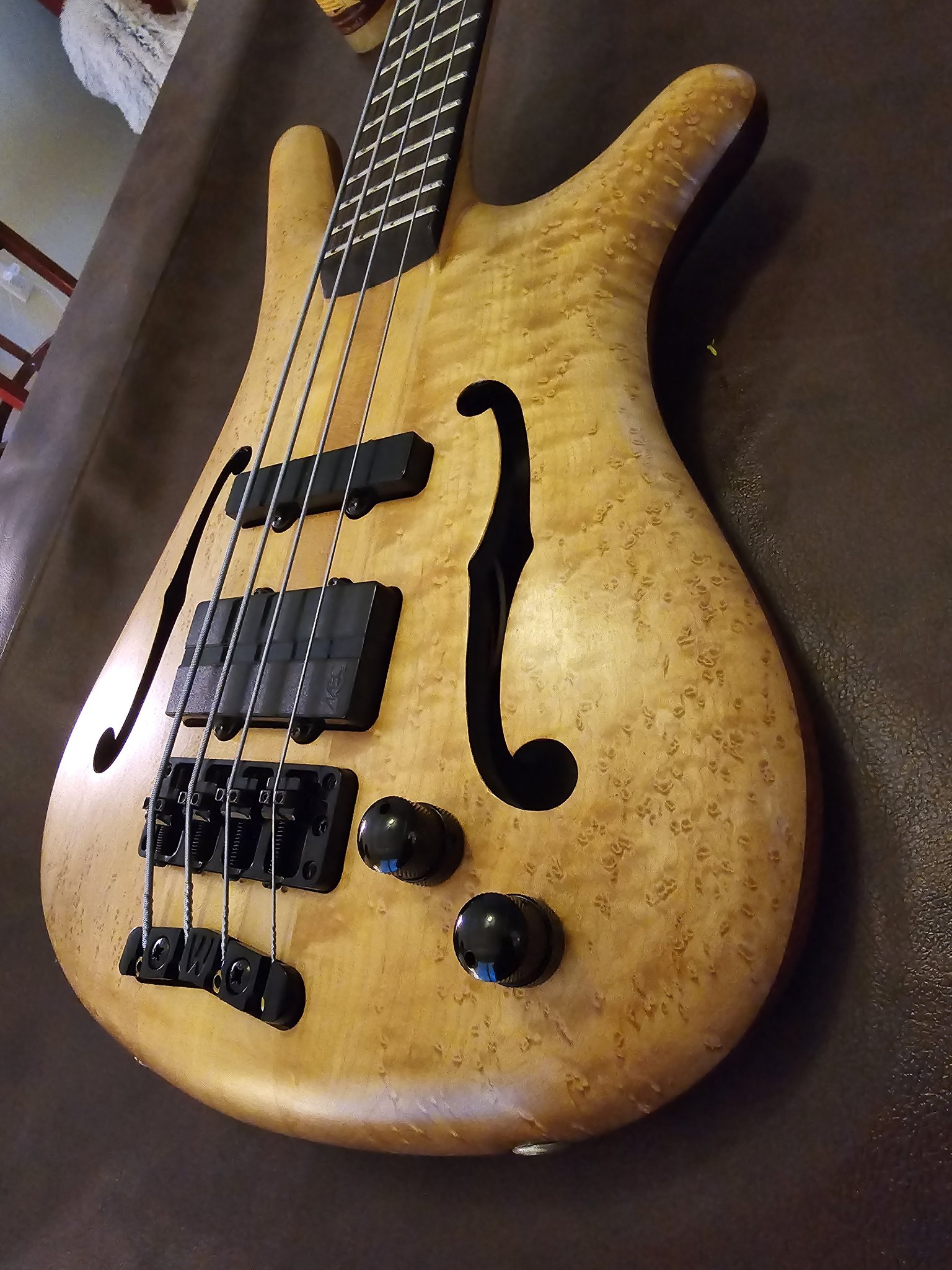 1991 Warwick Streamer Corvette bass in excellent condition