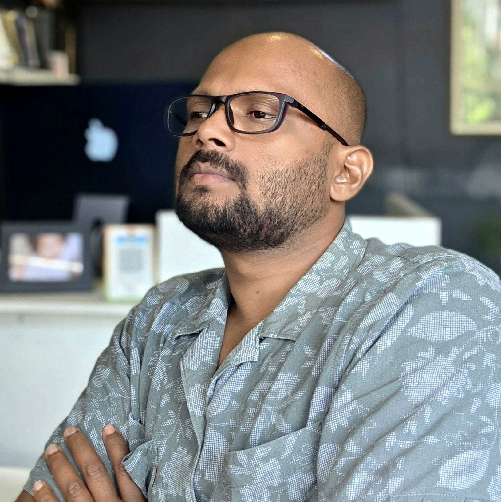 ഭാഷയുടെയും ദേശത്തിൻ്റെയും അതിർവരമ്പുകൾ മാഞ്ഞ് പോകുന്ന അതി മനോഹരമായ ...