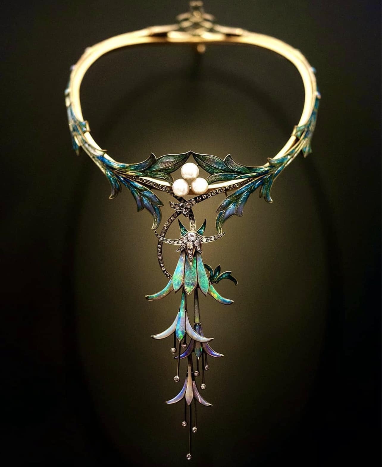 Art nouveau, Necklace ,,Fuchsias