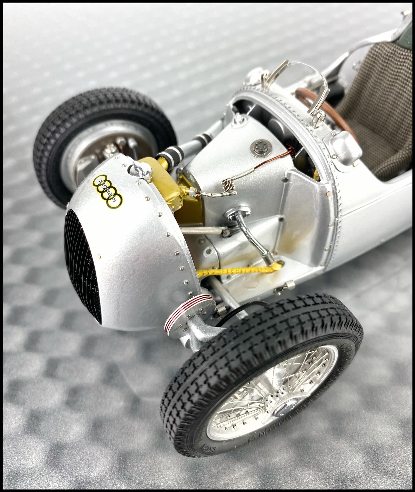 Auto Unión Type C Bergrenner 1937 Hans Stuck by CMC 1:18 scale