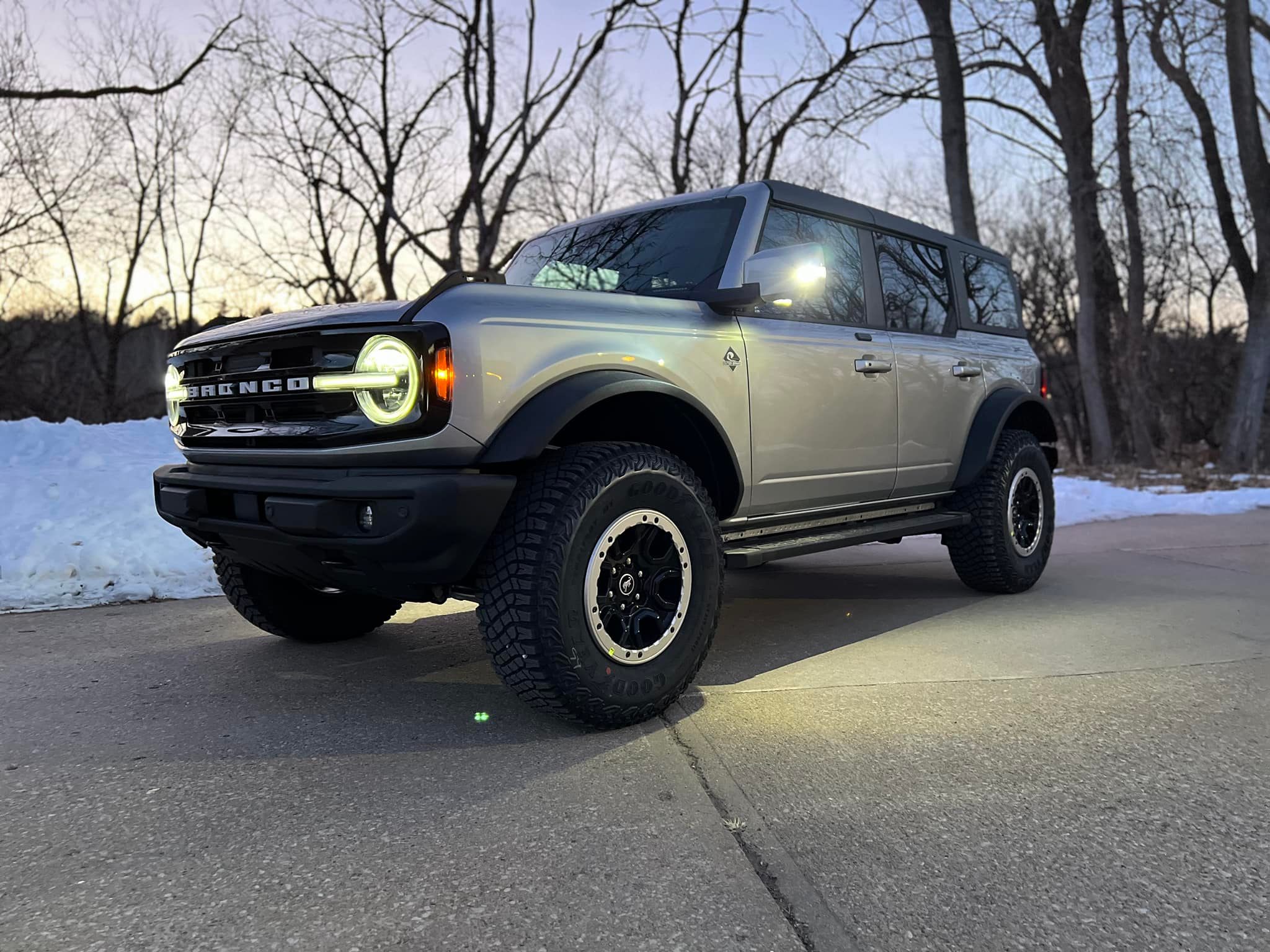 Walnut brown metallic 2021 JGC limited lux package