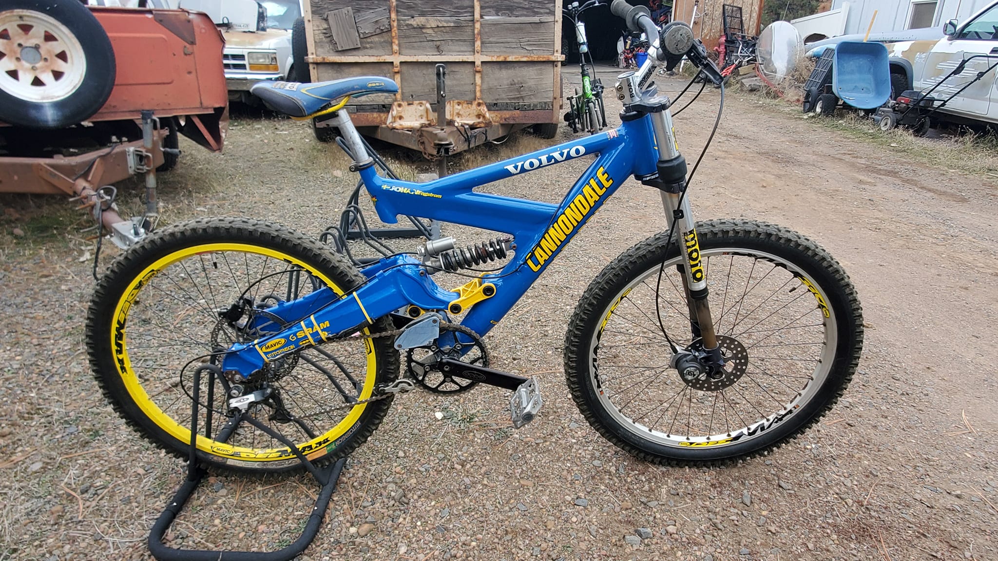 Found a nos Cannondale Volvo team saddle