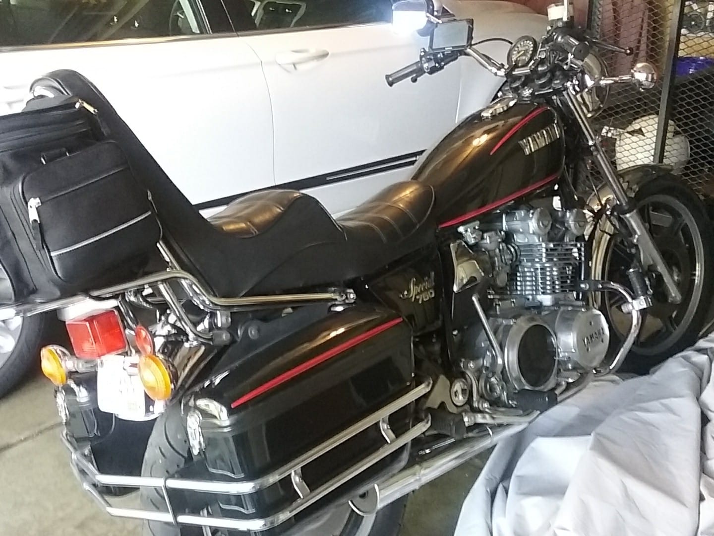 What was the original rear tire brand for a 1972 Yamaha 650?