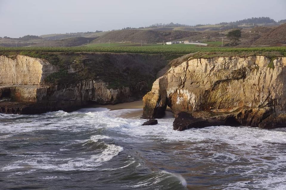 Secret Cave of Seven Miles Beach: Santa Cruz