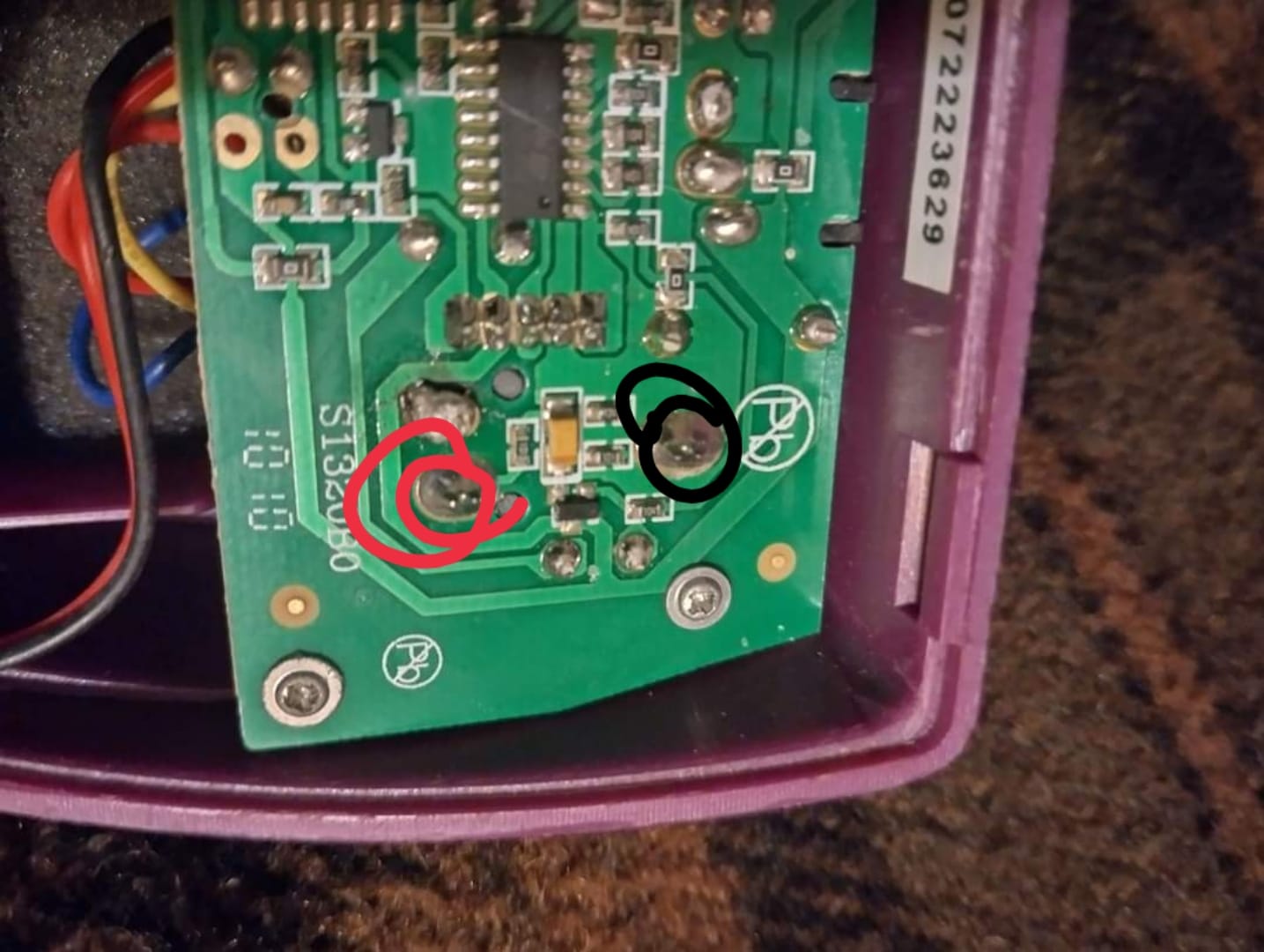 Danelectro Fab Fuzz output cable connection