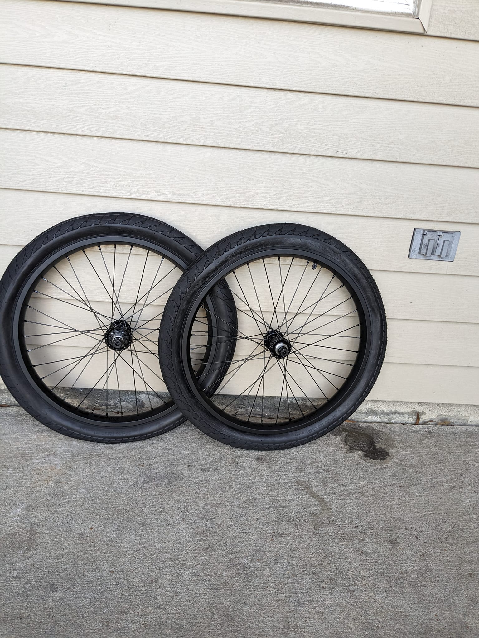 New BMX wheel set with Madera 10t and Vandal/Duo tires