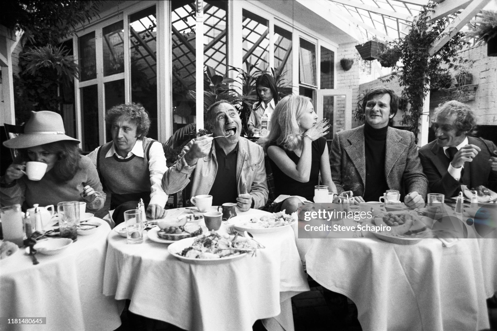 Al - L-R at Los Angeles restaurant in 1974 are Madeline Kahn 1942-1999 ...