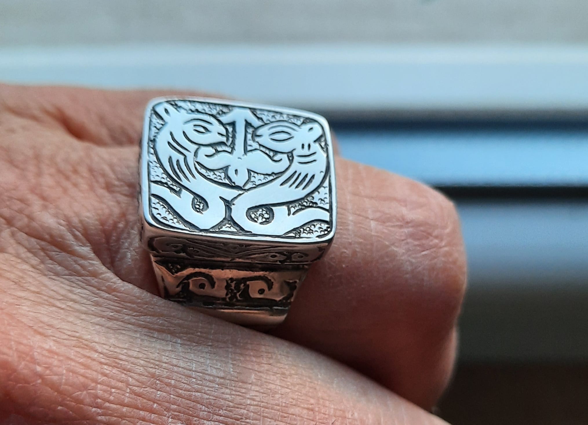 Hello! Do you know what the number 21 on the ring means? thank you 