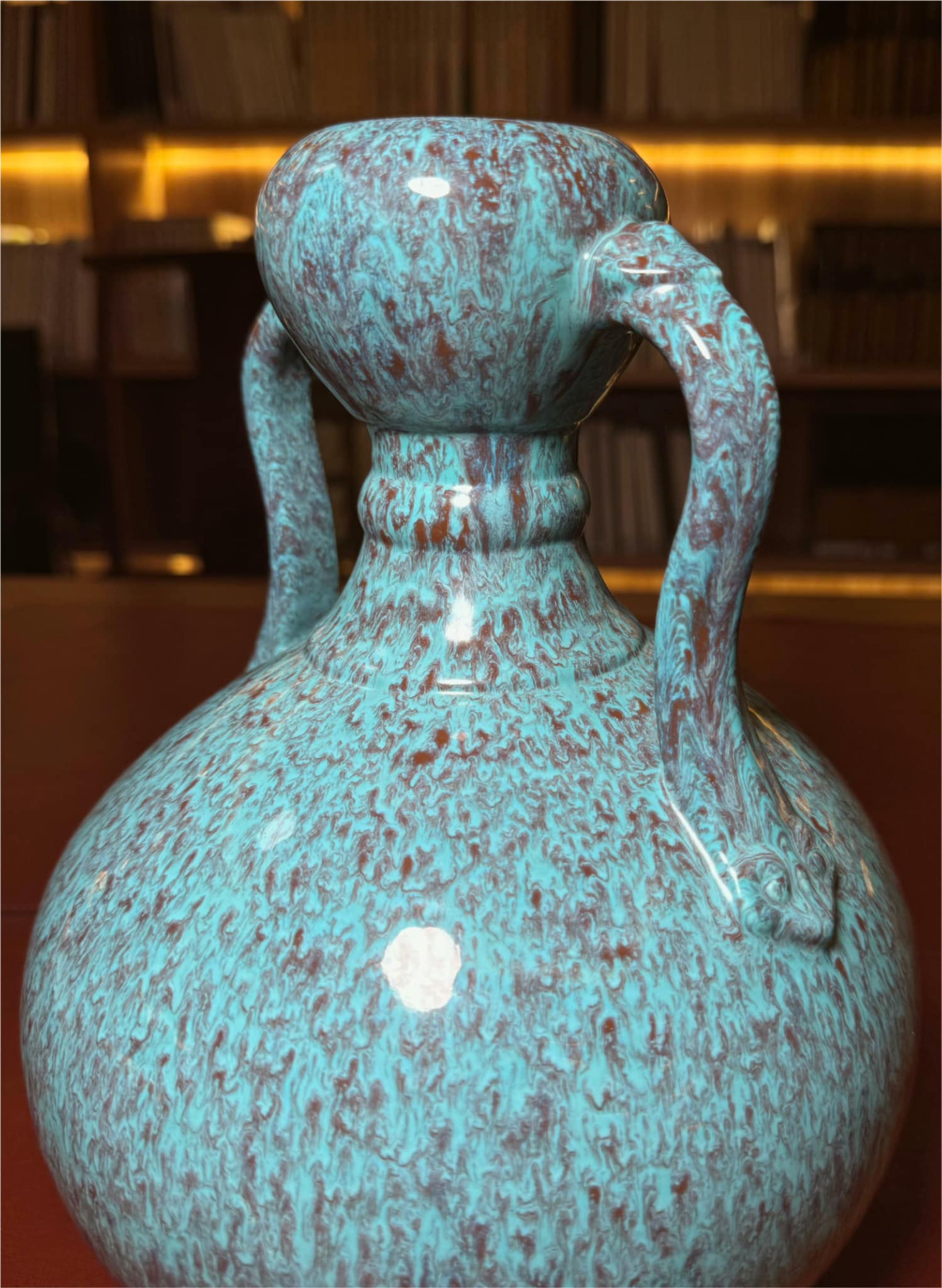 青花寿山福海纹笔筒清雍正首都博物馆藏Blue-and-white Brush Pot with