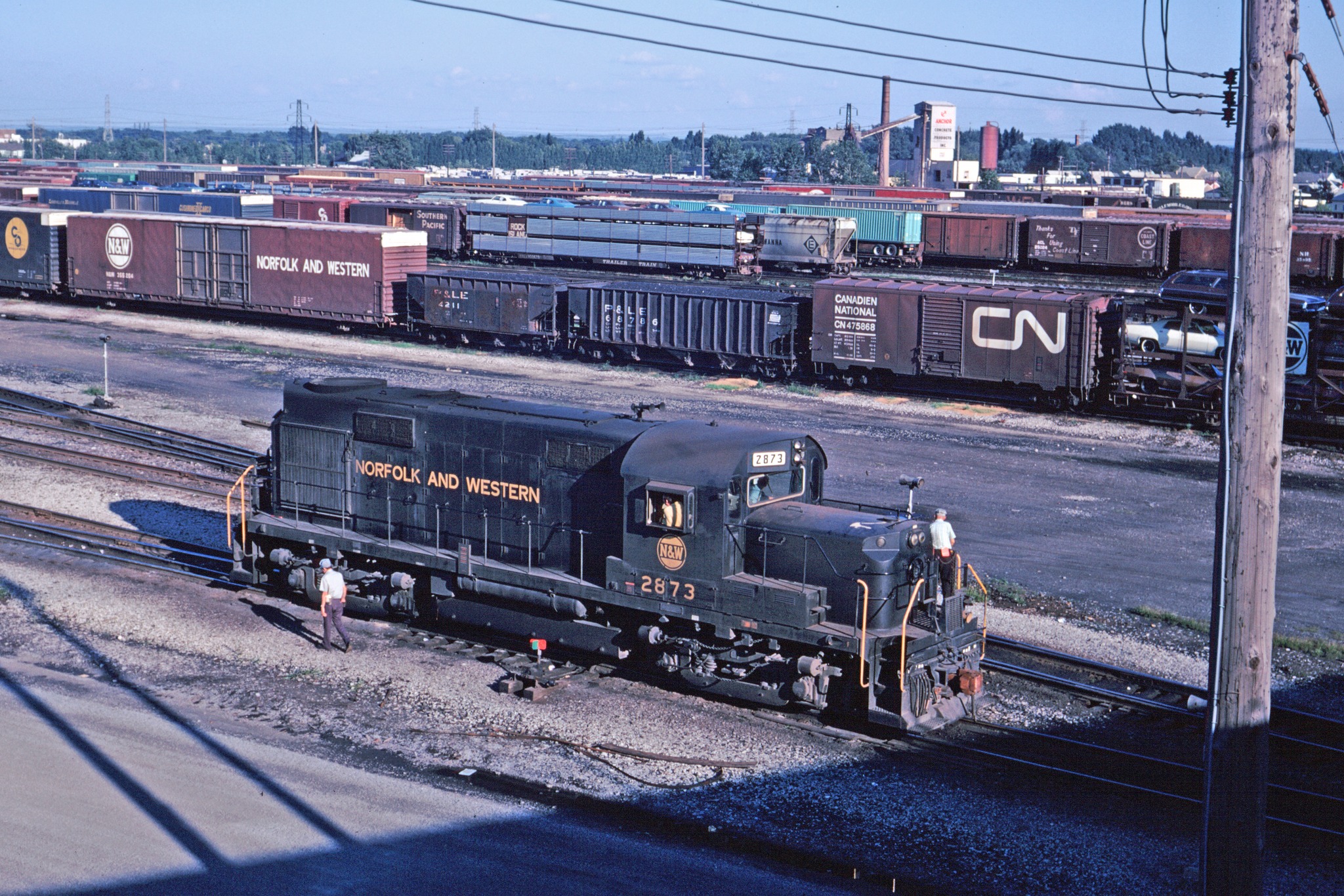 Erie Lackawanna RS3's in February 1972