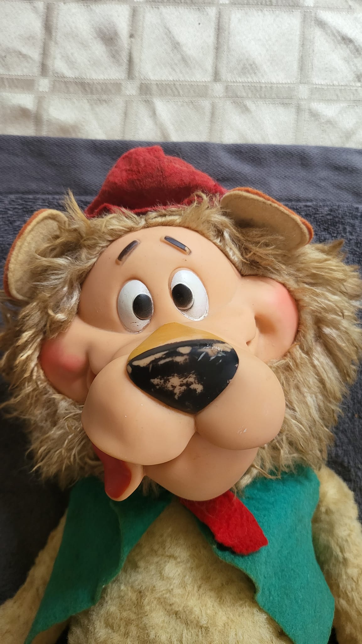 Does Warner Bros store make Lippy the Lion beanbag plush?