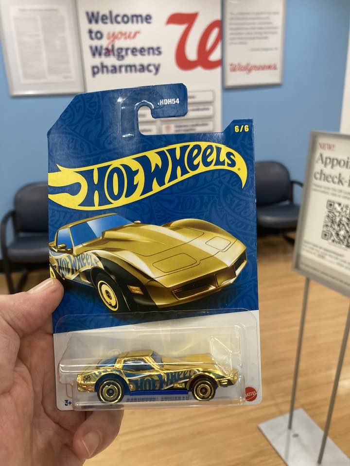 Luck was not with me yesterday. I did not score the Hot Wheels RLC