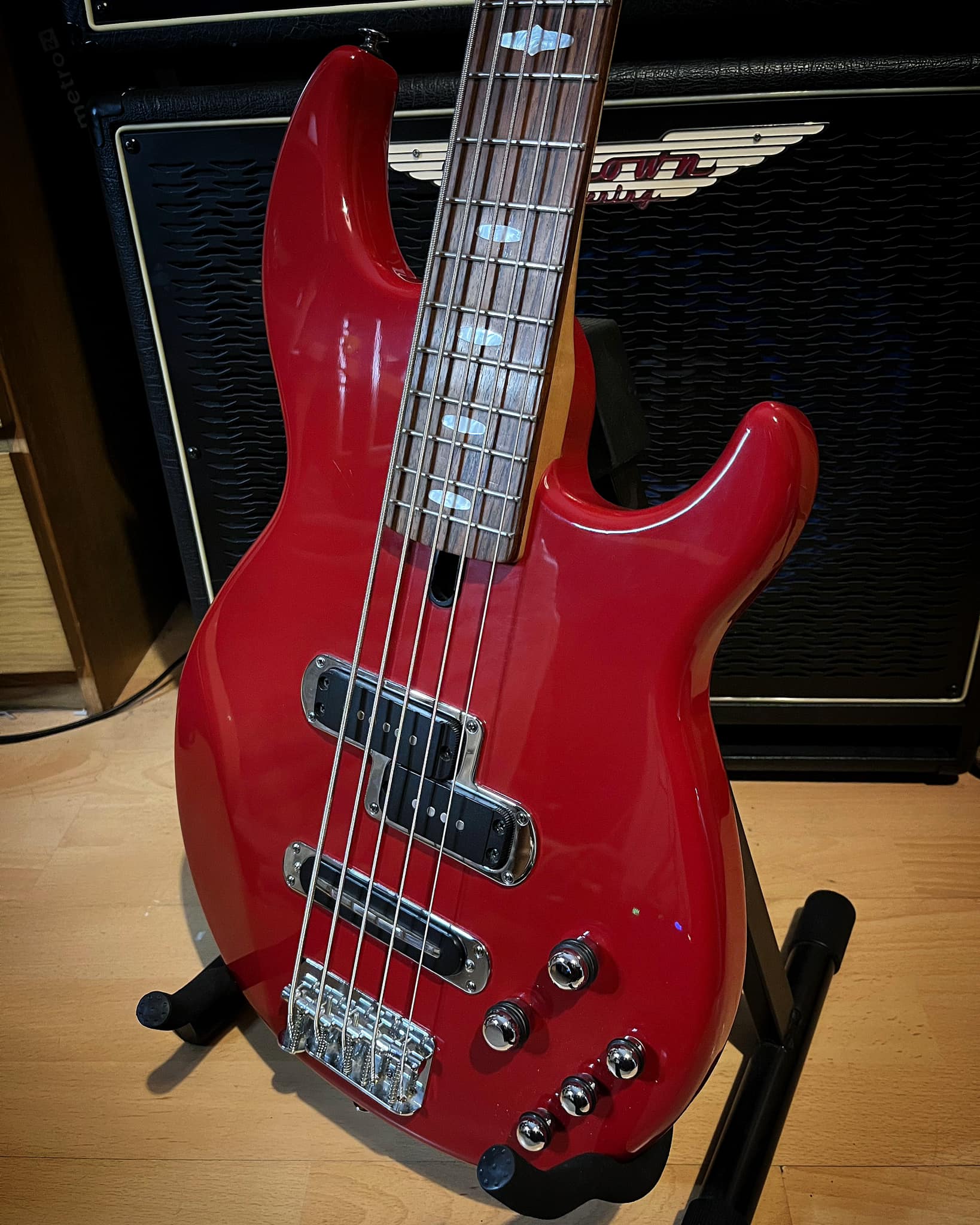 Yamaha bb broad bass vi p-bass 1987