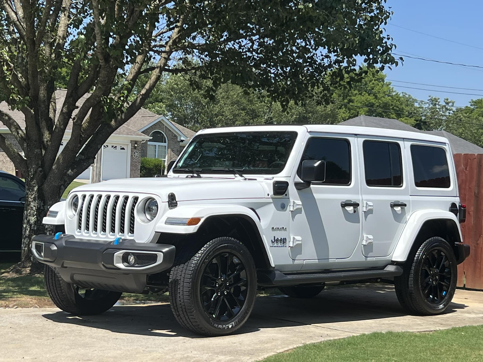 What are positive experiences with 2023 Jeep 4xe?