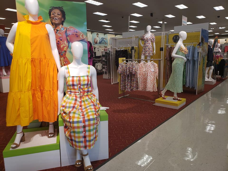 why are the target dressing room mirrors green Did get rid of all of their full length in clothing/accessory sections to look at when trying on like a coat or is it just Gtown? Also 39saleMar26