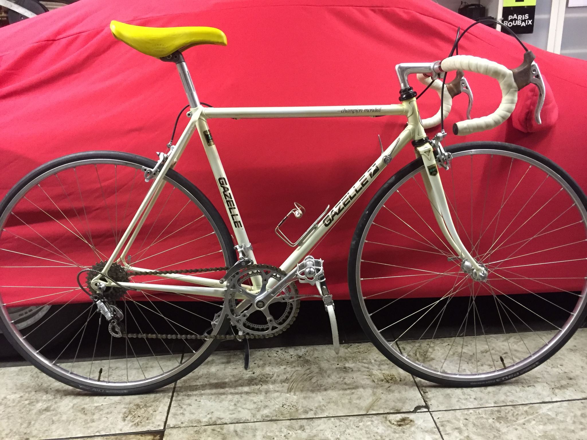 1980s Gazelle Champion Mondial bike with Shimano 600 groupset