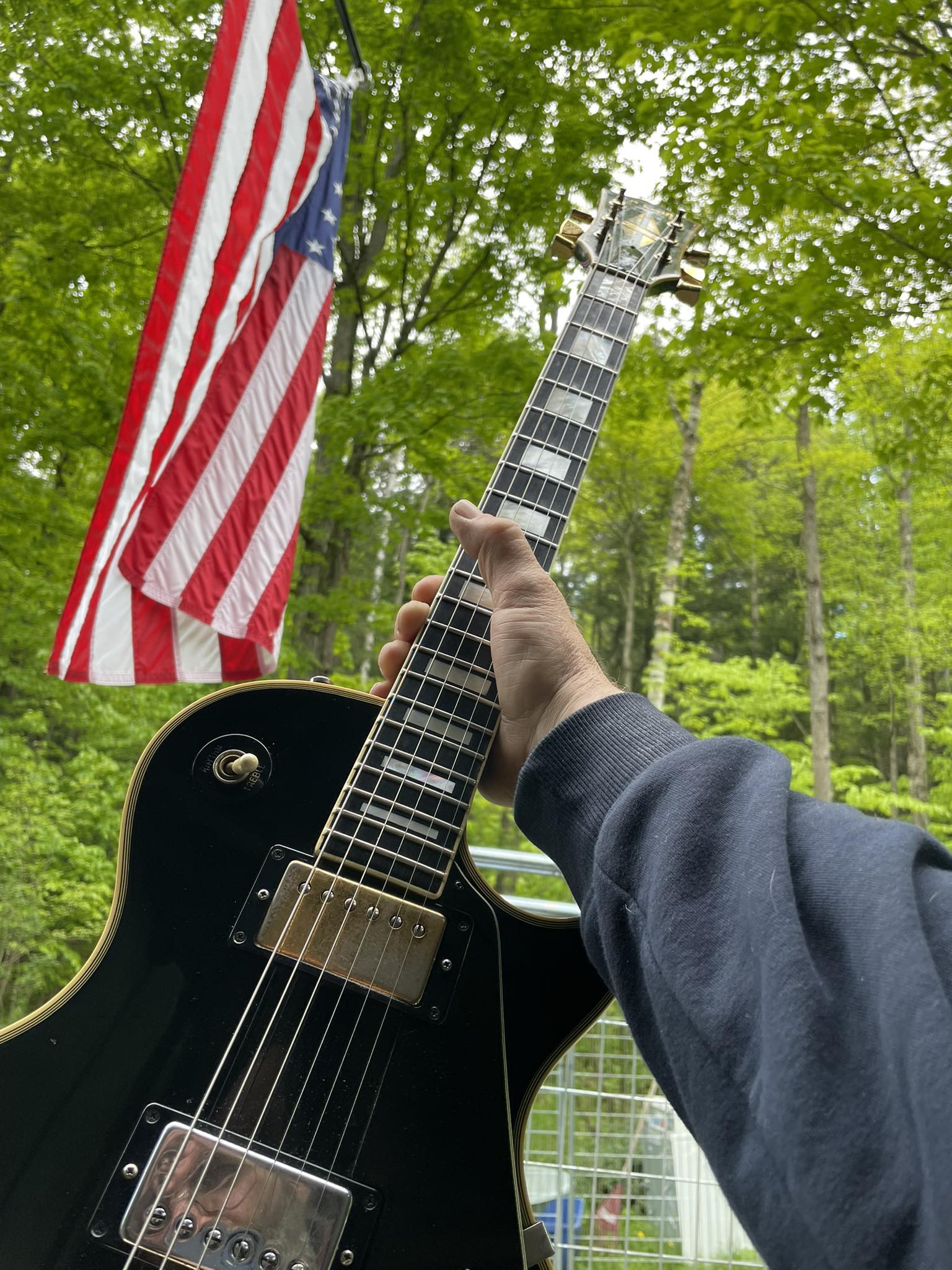 A solemn salute!Gibson;Made In USA!
