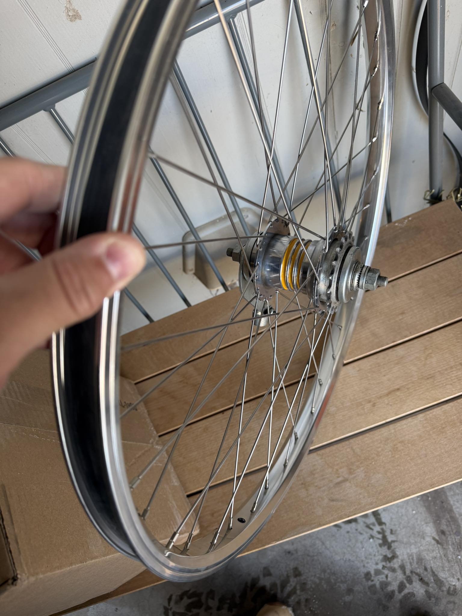 SE double wall rim with a yellow band kick back hub 😎 display picture 1