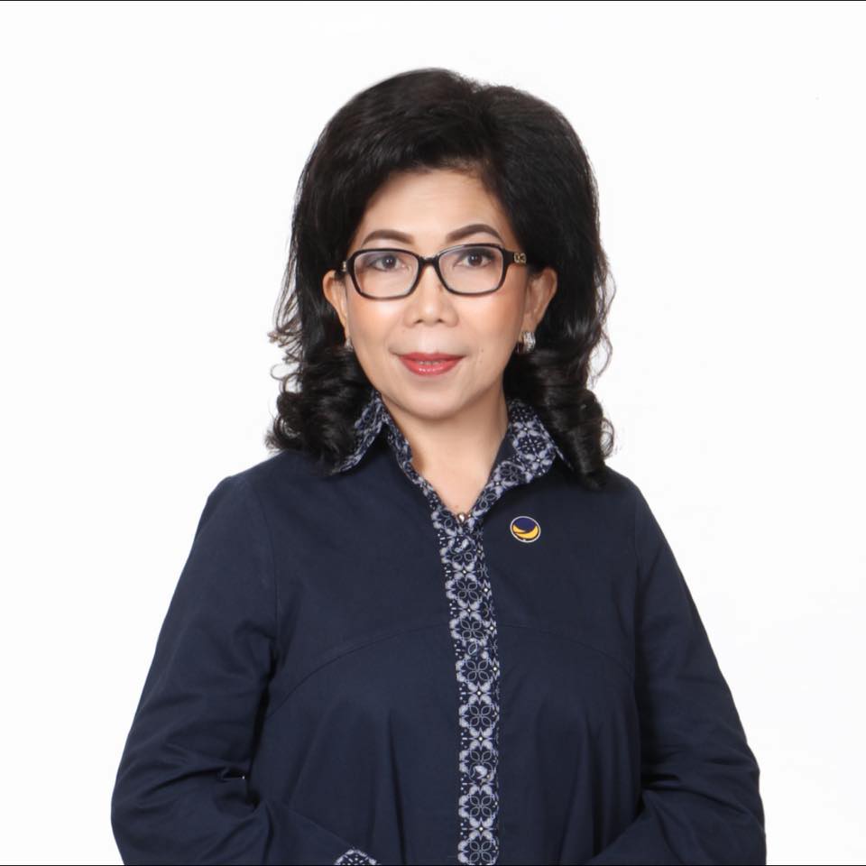 Paula Lumentut Runtuwene Full